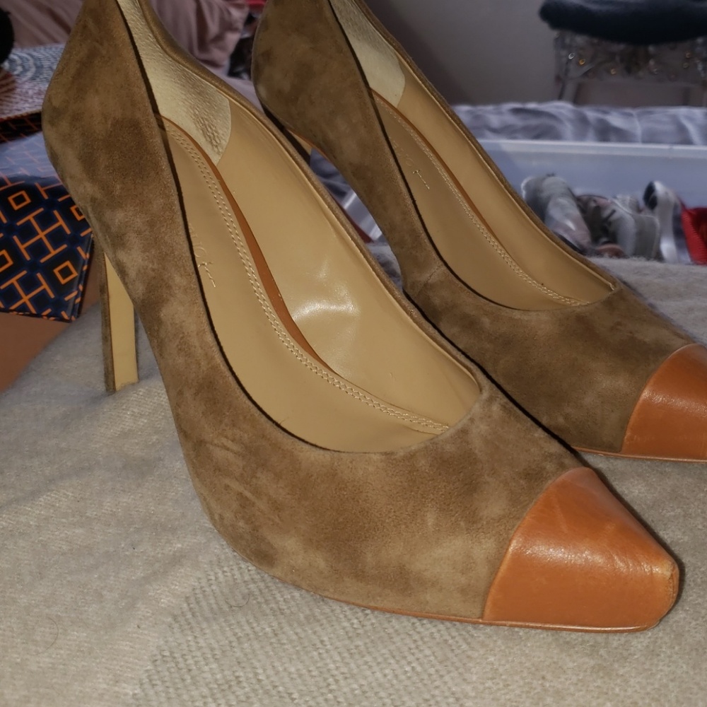 Suede banana republic heel